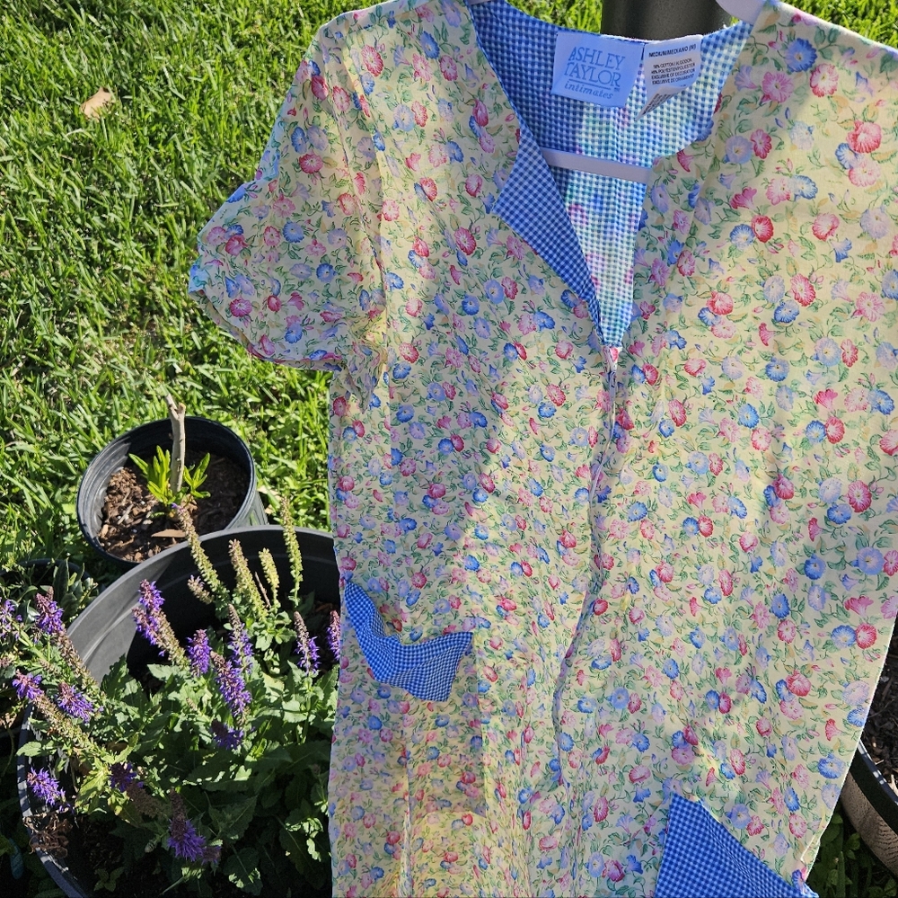 Surgery Gown 🏥 or Nightie!